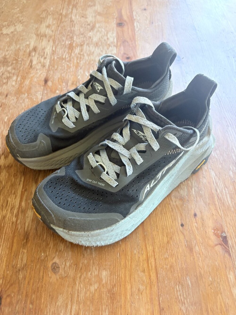 Altra Olympus 6- Womens (Size 9.5)